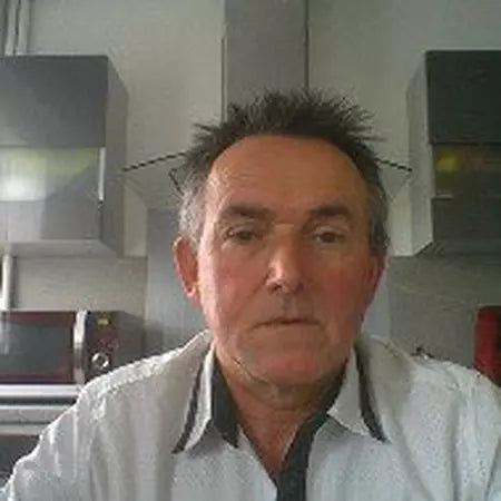 Nicolas R.